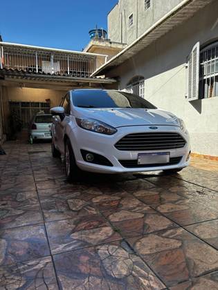 FORD FIESTA 1.6 SE HATCH 16V FLEX 4P POWERSHIFT